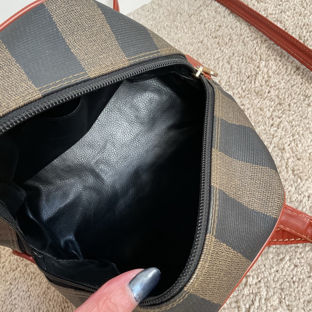 Fendi penguin small crossbody dome shape - Picture 9 of 12